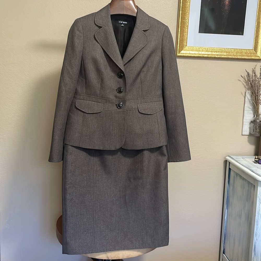 Le Suit Separates jacket and pencil skirt
